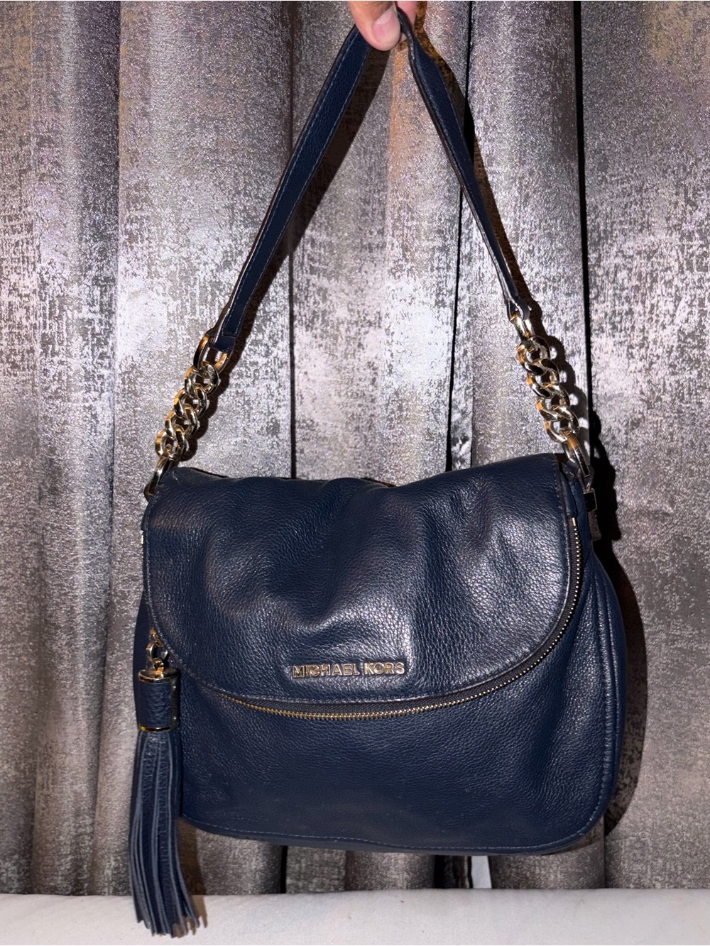 Michael Kors Bedford Tassel
Shoulder Bag Navy Blue Leather
Chain Strap Hobo